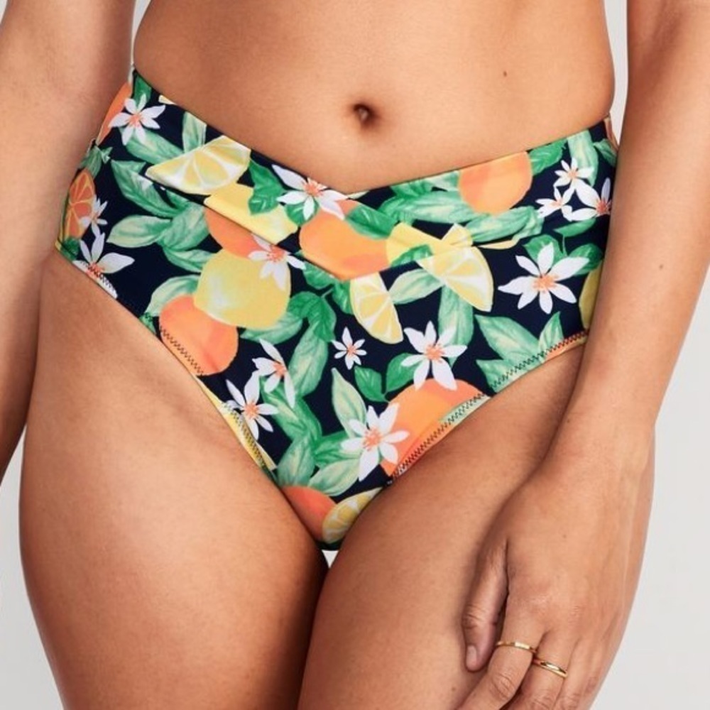 NWT! Fresh Squeezed Fun High-Waisted Cross-Front Bikini Swim Bottoms - Multiple🌻